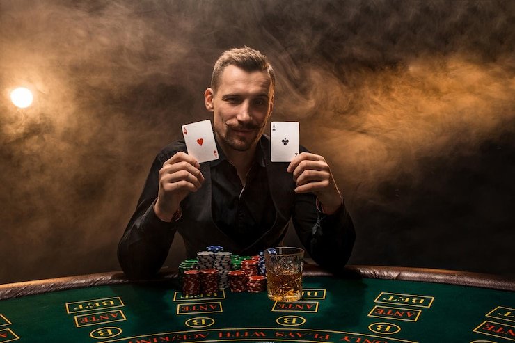 Antarmuka aplikasi jepetogel di layar Android menampilkan menu utama dengan pilihan Liga 1, Dragon Tiger, dan tombol deposit DANA